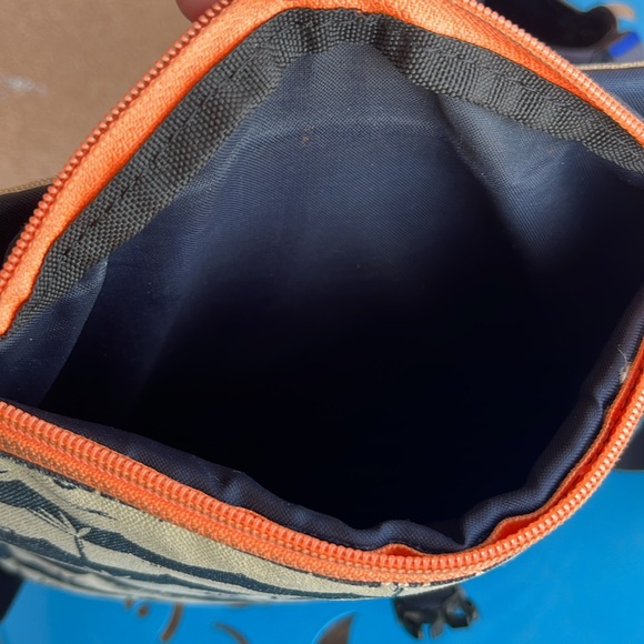 Kavu Navy and Beige ocean Patterned Messenger Bag - Picture 4 of 9